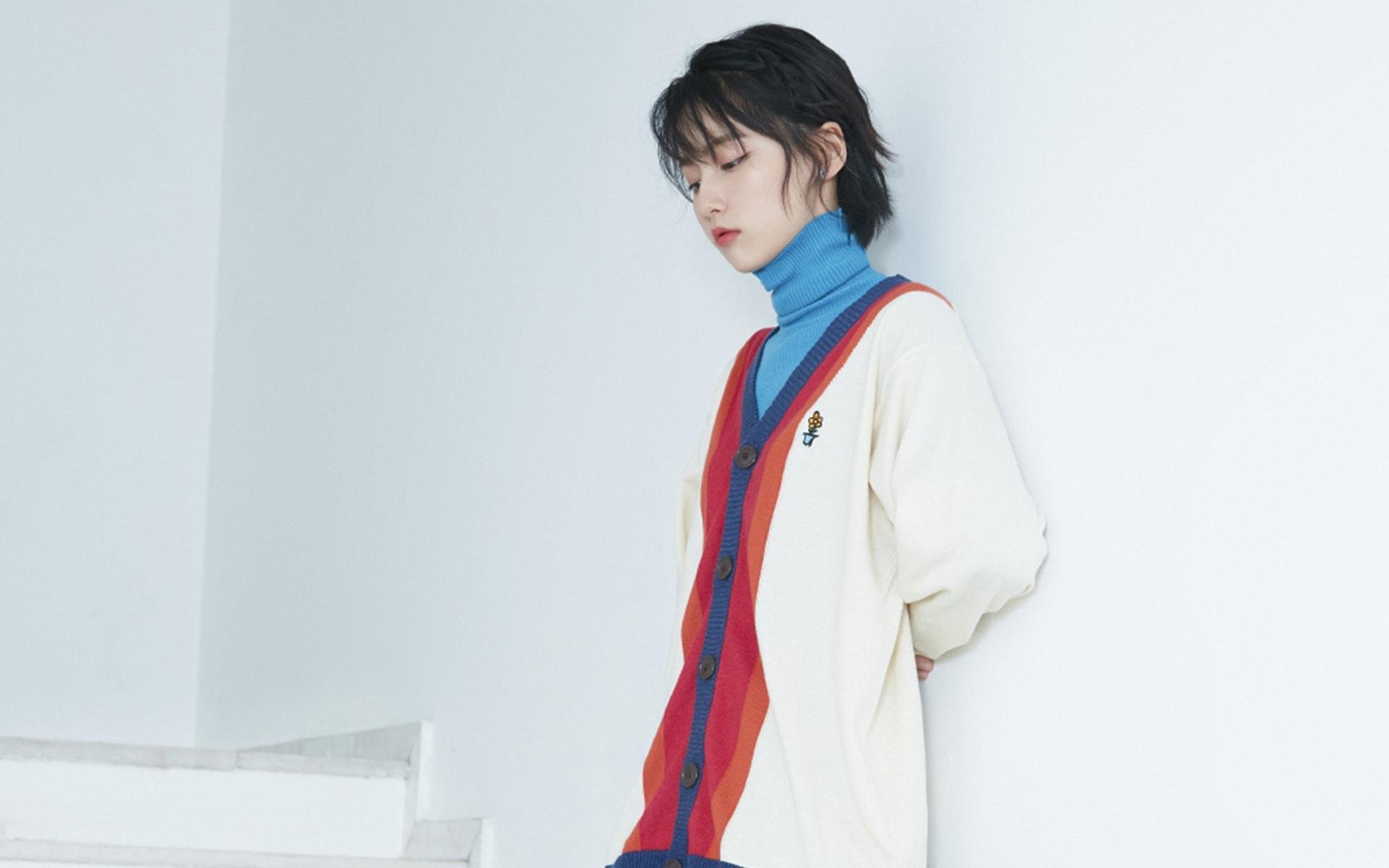 开云官网APP下载-足球明星签署年度公益合约，推动青少年体育教育，足球明星签约价格